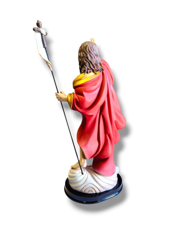 Figura Jezusa Zmartwychwstałego 46 cm, ręcznie malowana, stojąca na owalnej podstawie w kolorze ciemnej czereśni.jpg