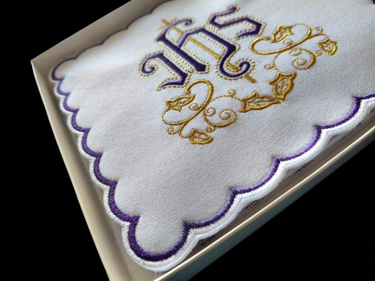 Palka liturgiczna haftowana z wkładem usztywniającym
