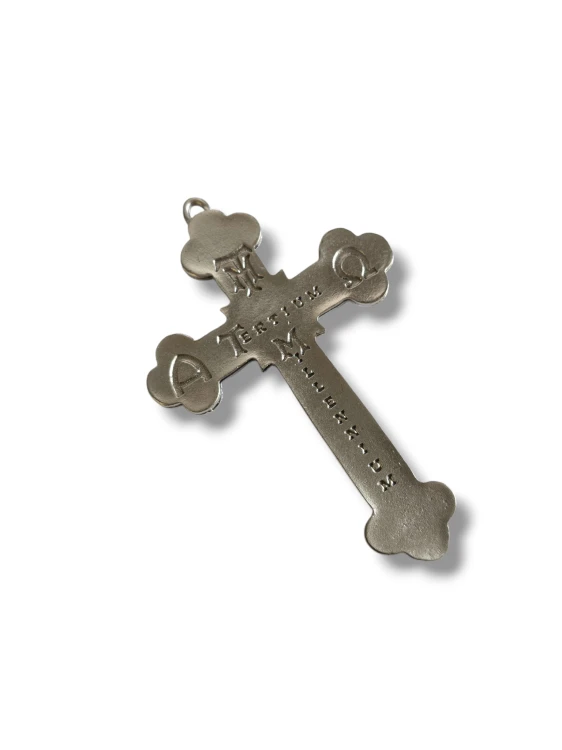 Krzyż chrześcijański metalowy produkcji włoskiej z detalami religijnymi i symbolem INRI. Duży krucyfiks dla młodzieży i dorosłych.